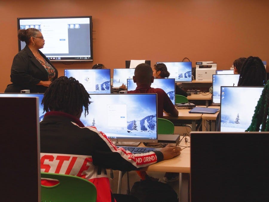 GYAC students working in the computer lab